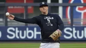 DJ LeMahieu mejora y ya está realizando actividades de béisbol