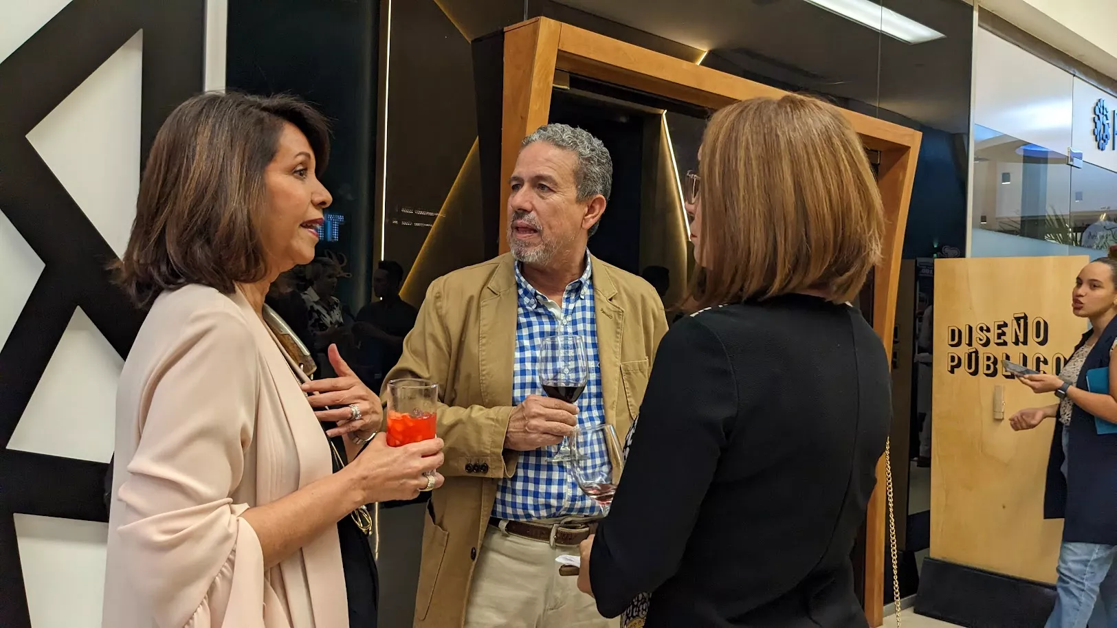 Patria Ovalles, Juan Julio Bodden, Tamara de Bodden. Teatro Lope de