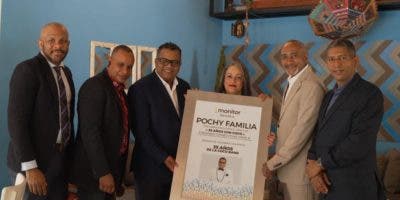 Pochy Familia recibe reconocimiento por el éxito del merengue “35 años con coco”
