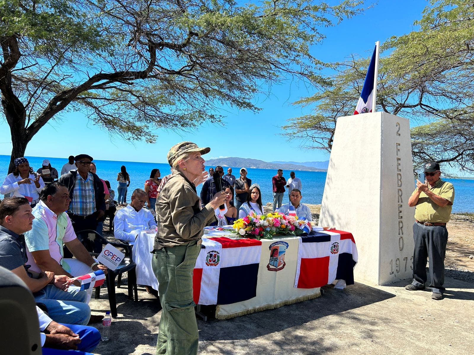 Entidades conmemoran el 50 aniversario del desembarco de Caamaño en Playa Caracoles