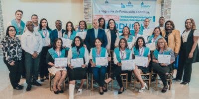 Clausuran diplomado de evaluación por competencias en Azua y San Pedro de Macorís