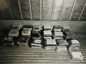 Autoridades ocupan 92 paquetes de droga en nevera de un contenedor en Puerto Multimodal Caucedo