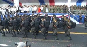 Presidente Abinader encabeza desfile militar en el Malecón por el 179 aniversario de la Independencia