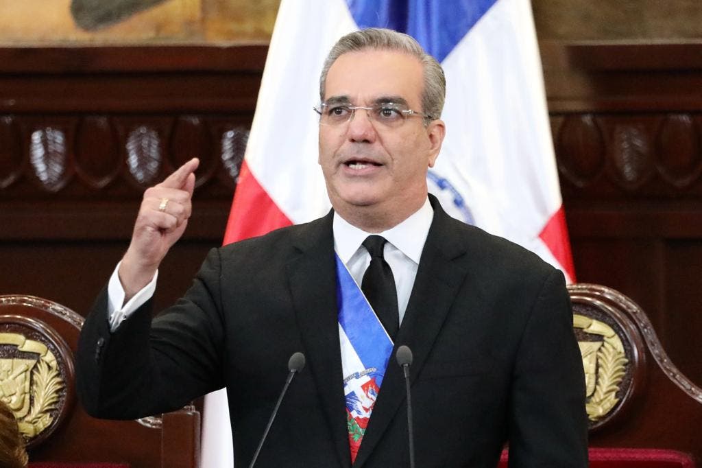 El Presidente advierte política migratoria del país solo la marca el gobierno dominicano