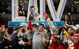 Super Bowl promedia 113 millones de televidentes