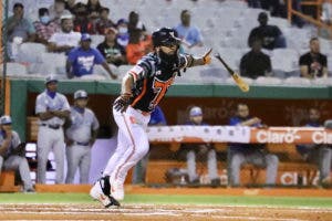 Toros firman a Yamaico Navarro y evitan quede agente libre