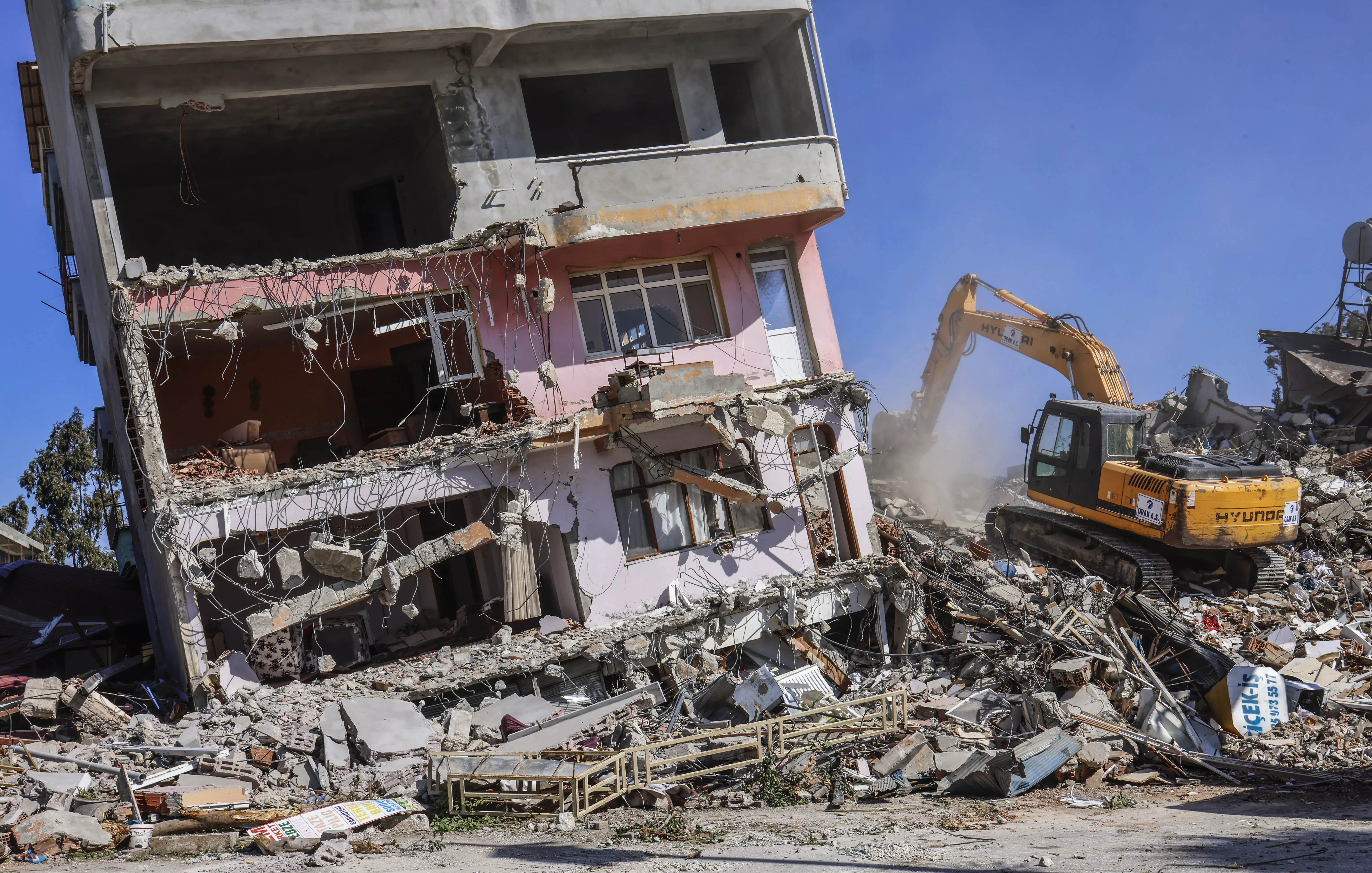 Llegan a Madrid 89 refugiados sirios afectados por el terremoto de Turquía