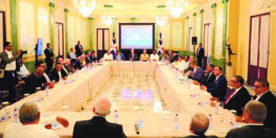 Gobierno y oposición conformarán  comisiones para tratar crisis Haití