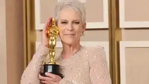 Jamie Lee Curtis, la legendaria actriz de 64 años que ganó su primer Oscar