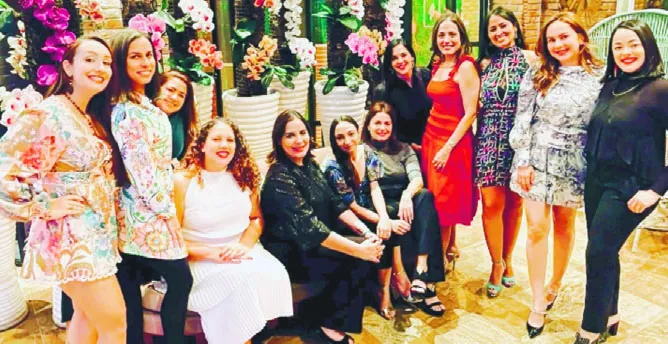 Integrantes del club Catadoras de Libros durante su octavo aniversario.