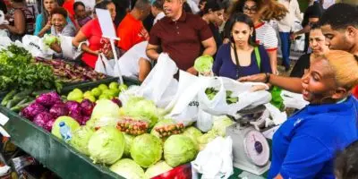 Feria Agropecuaria atrae a cientos buscan alimentos