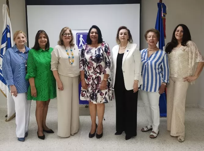 El comité organizador del patronato.