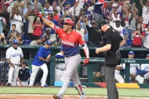 Juan Soto recibe el permiso para seguir en Clásico