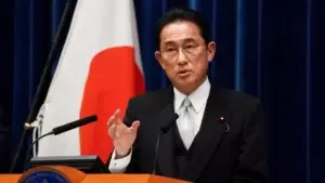 Primer ministro japonés llega de sorpresa a Ucrania para reunirse con Zelenski