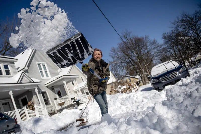 Noreste y centro-norte de EEUU se recuperan de nevadas