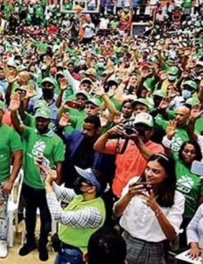 Los de la Fuerza del Pueblo reestructuran partido.