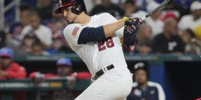 Nolan Arenado supera susto en la mano y está a órdenes de DeRosa para la final