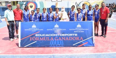 Varias Luces se corona en el torneo de voleibol U-13