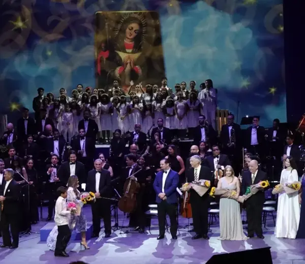 Una impactante produccion se puso en escena esa noche.