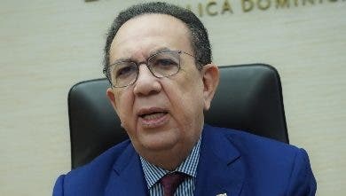 Héctor Valdez Abizu inaugura  Semana Económica