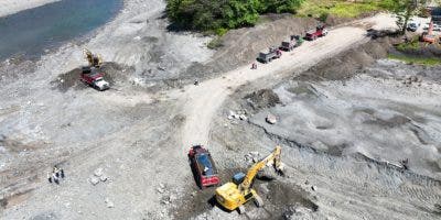 Gobierno inicia dragado en contraembalse Las Barías; permitirá medir rentabilidad extraer sedimentos en presas