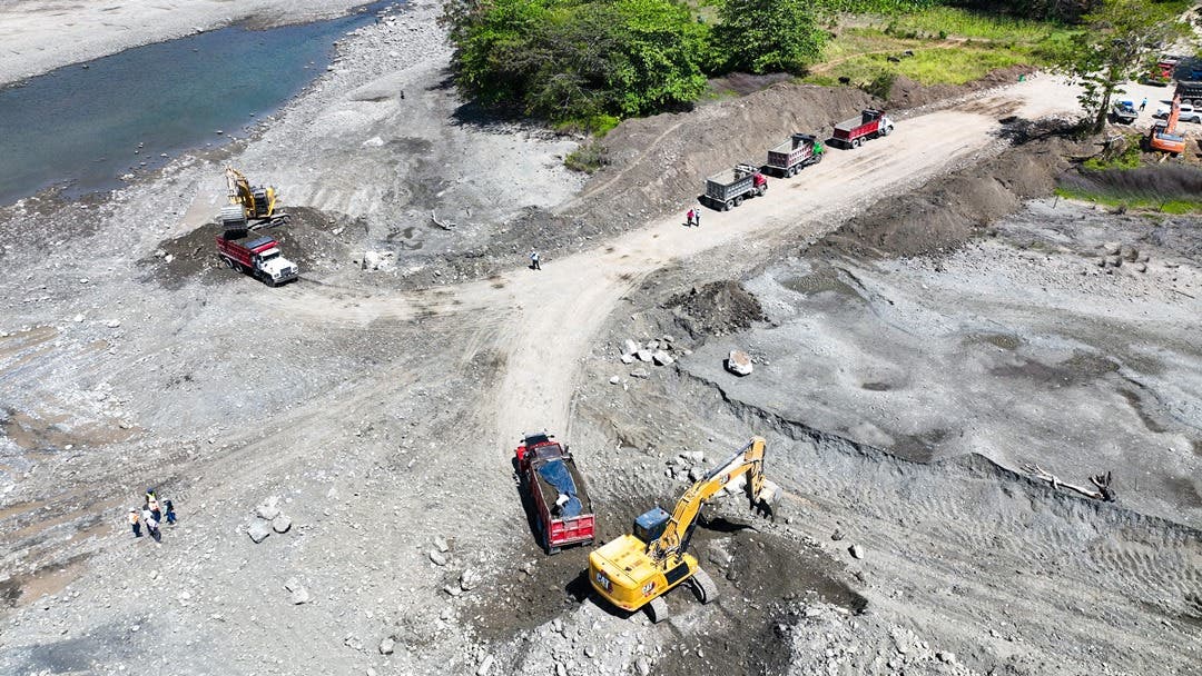 Gobierno inicia dragado en contraembalse Las Barías; permitirá medir rentabilidad extraer sedimentos en presas