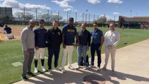 Leones del Escogido fortalece relaciones con Milwaukee