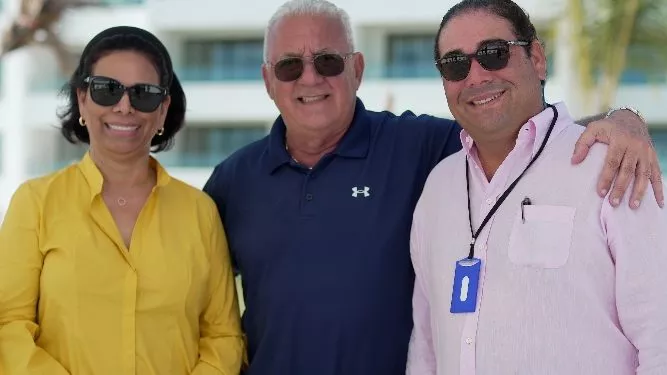 María Luisa Vilorio, Ángelo Fabri y Joan González.