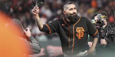 Sergio Romo se retira como Gigante tras lanzar por última vez