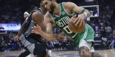 Tatum anota 36 y Celtics vencen a Sabonis y Kings 132-109