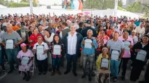 Presidente Abinader entrega 1,183 títulos de propiedad en El Pocito, Montecristi