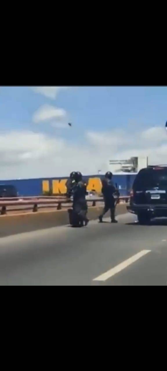 ¡De película! Hombre perseguido por DNCD por vinculación a narcotráfico se lanza de elevado
