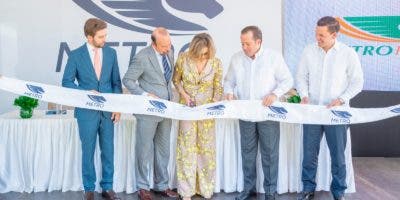 Metro inaugura sucursal y presenta su nueva línea de autobuses modernos