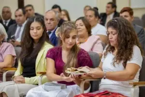 Testigos de Jehová llaman a mirar al futuro sin miedo