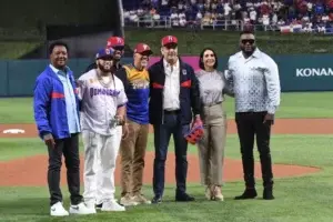 Abinader anuncia construcción de moderno estadio de béisbol