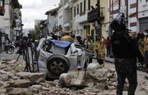 Trece fallecidos y 126 heridos por el sismo de magnitud 6.5 en Ecuador