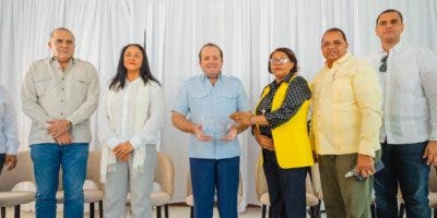 Paliza anuncia aporte RD$10 millones para remozamiento Parroquia Nuestra Señora de la Altagracia