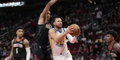 Warriors frena racha de 11 juegos como visitante y vence a Rockets