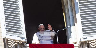 El papa pide que se detenga a “los traficantes de seres humanos»