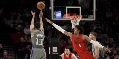 Sacramento pone fin a larga sequía de playoffs con victoria sobre Blazers