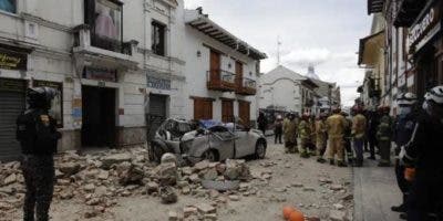 Terremoto en Ecuador deja al menos cuatro muertos, causa amplios daños