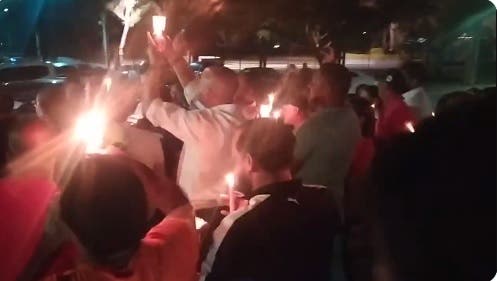 Peledeístas encienden velas en protesta por arrestos de exfuncionarios