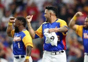 Venezuela se crece ante República Dominicana en Clásico Mundial