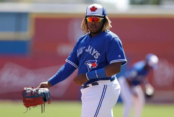 ¡Golpe!, Vladimir Guerrero Jr fuera del Clásico por lesión en la rodilla