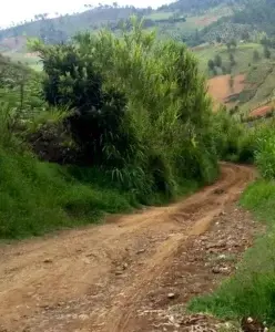 Turismo inicia reconstrucción acceso carretera Aguas Blancas