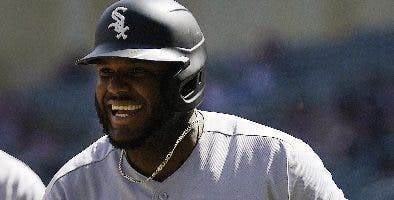 Hanser Alberto batea jonrón y remolca tres