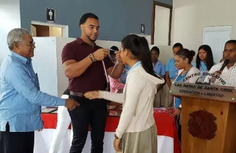 Nelson Cruz inicia programa ayuda  jóvenes emprender