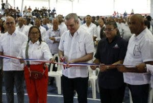 Abinader entrega instalaciones SFM y Sánchez Ramírez