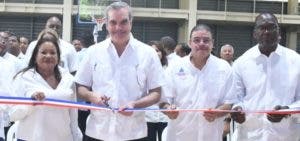 Abinader inaugura varias instalaciones