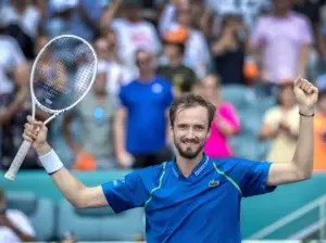 Medvedev prueba mieles del triunfo en Abierto Miami